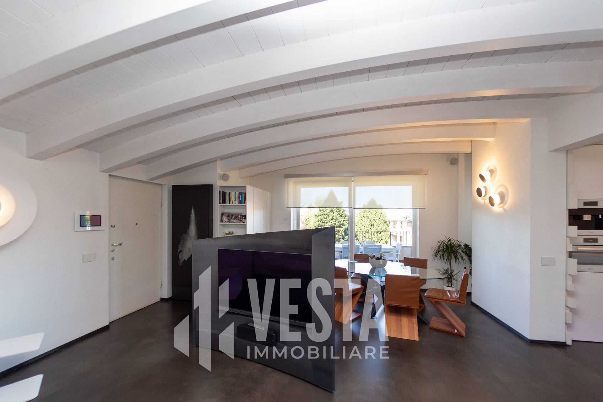 Appartamento in vendita a Lomagna, CENTRO