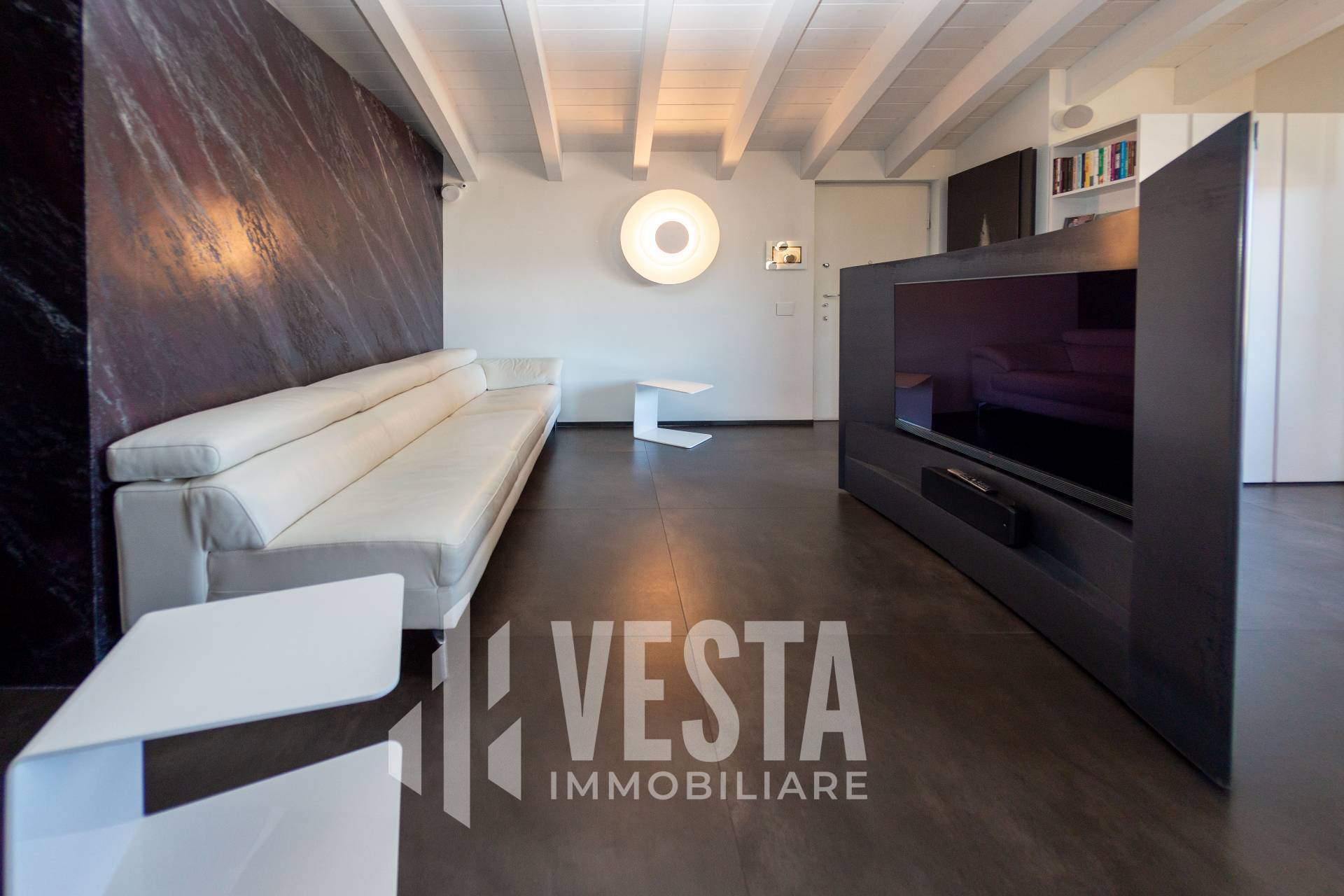 Appartamento in vendita a Lomagna, CENTRO