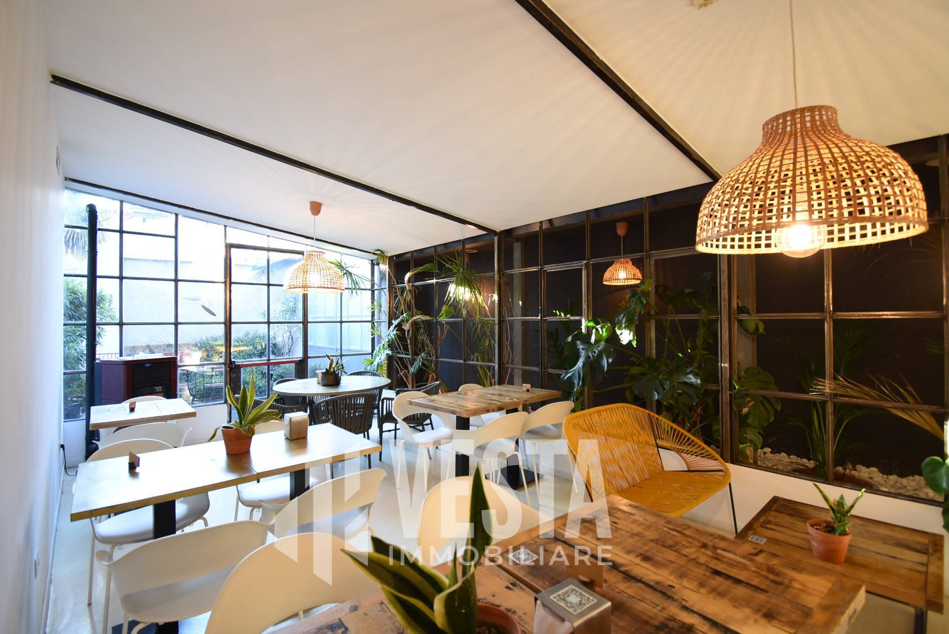 Attivit commerciale in vendita a Carate Brianza