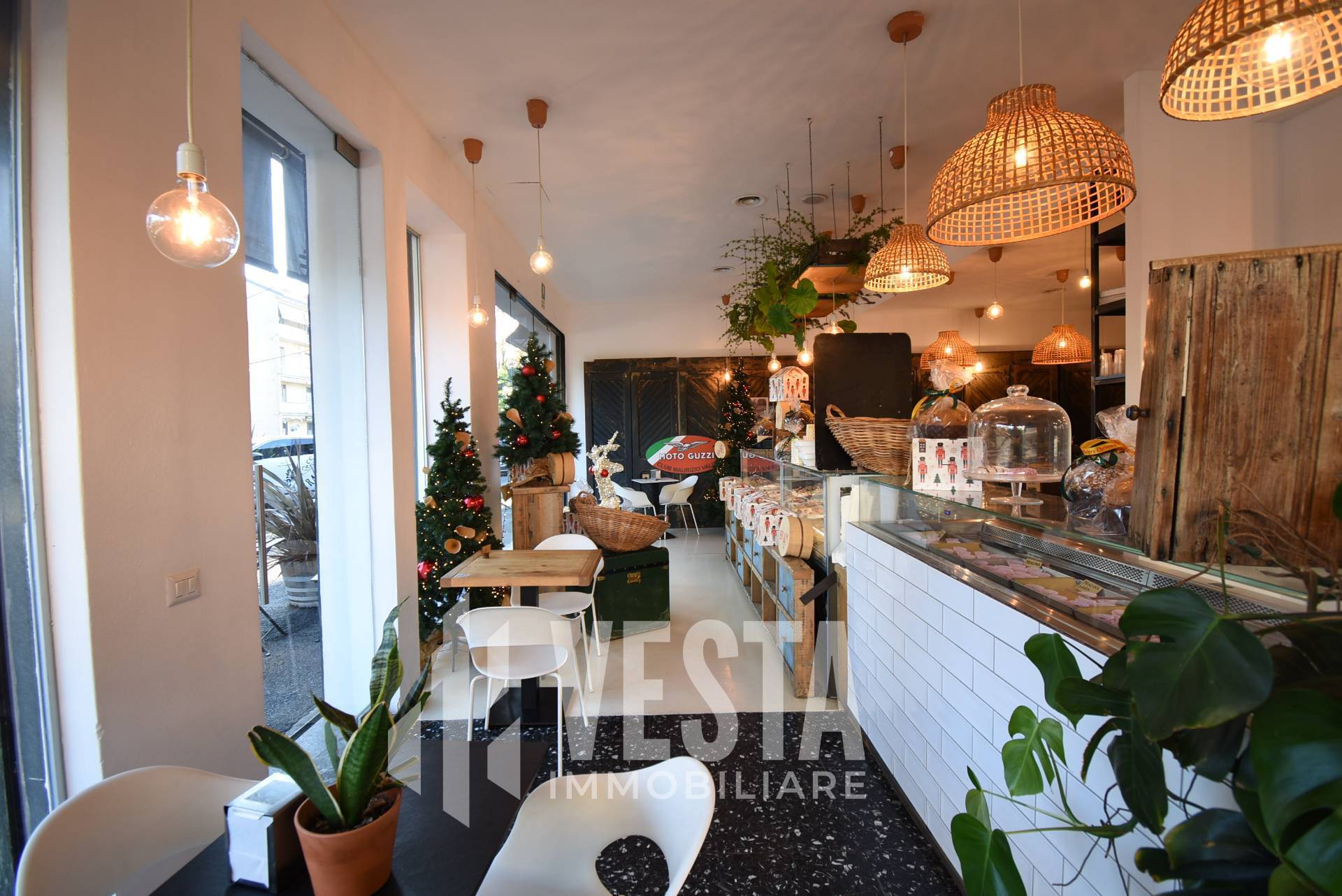 Attivit commerciale in vendita a Carate Brianza