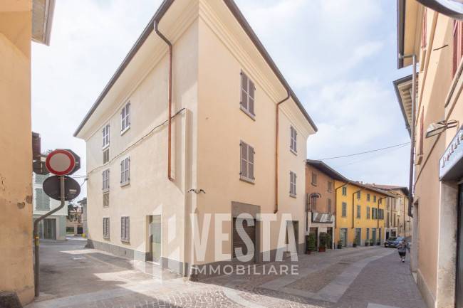 Negozio in vendita a Merate