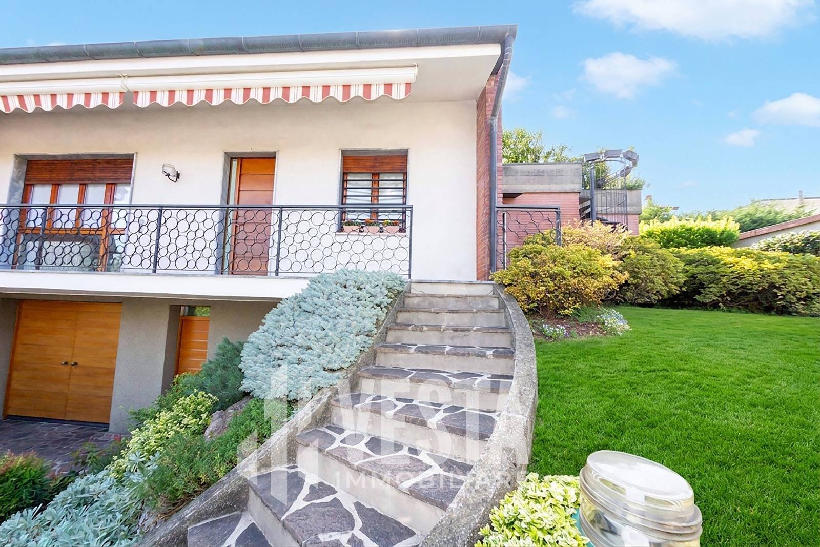 Villa bifamiliare in vendita a Paderno d'Adda