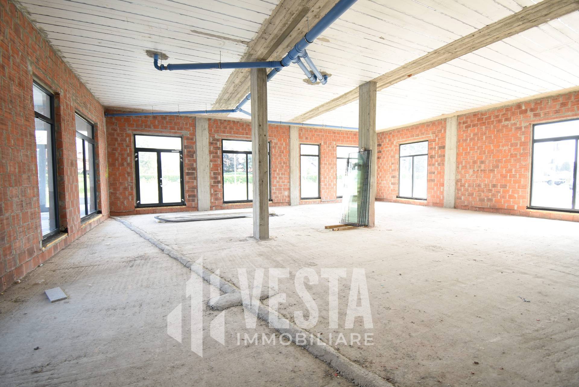 Negozio in vendita a Burago di Molgora