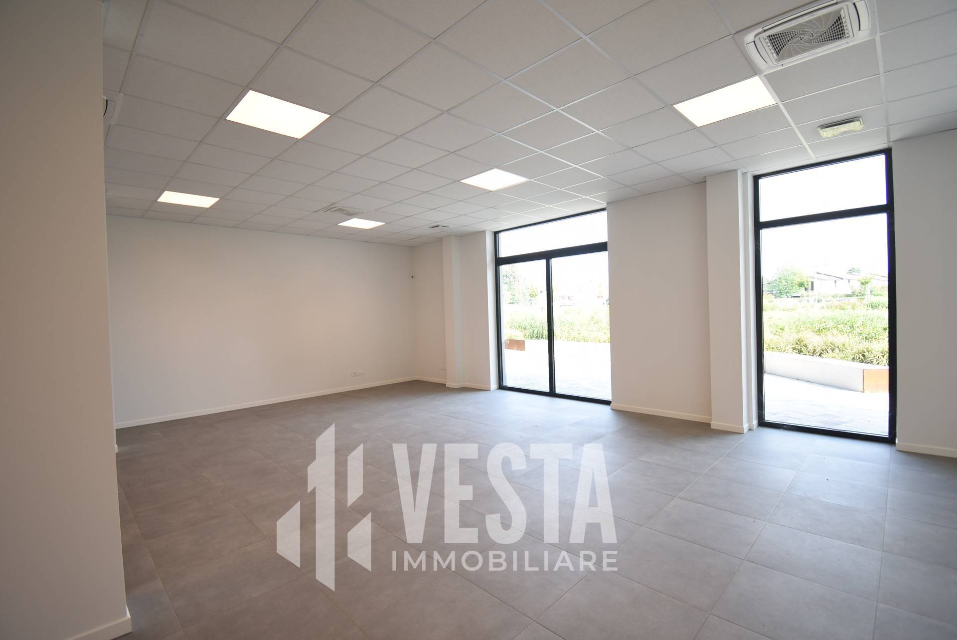 Negozio in vendita a Burago di Molgora