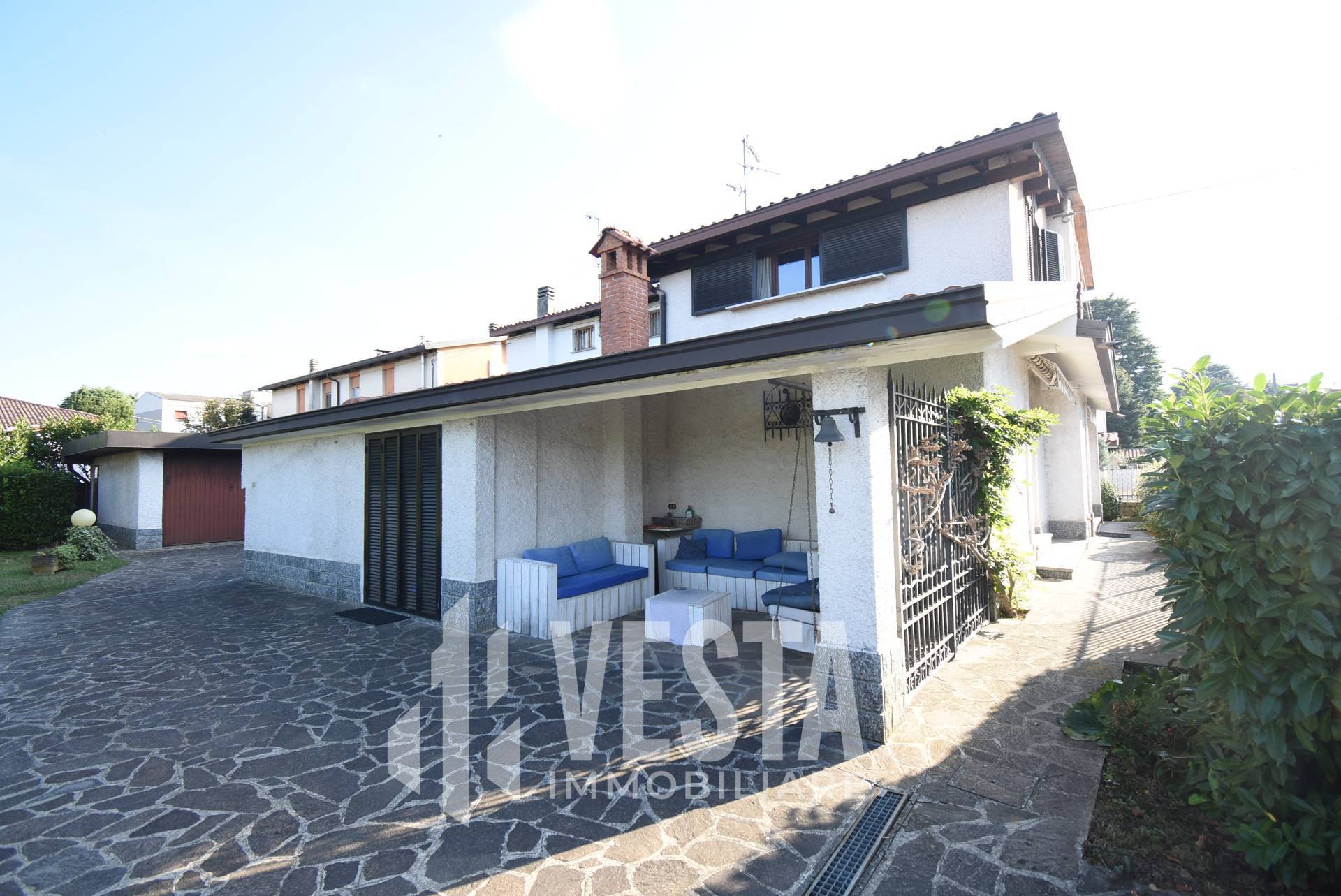 Villa bifamiliare in vendita a Osnago