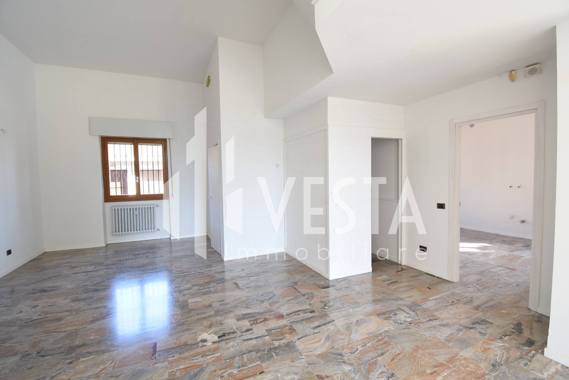 Locale commerciale in vendita a Osnago