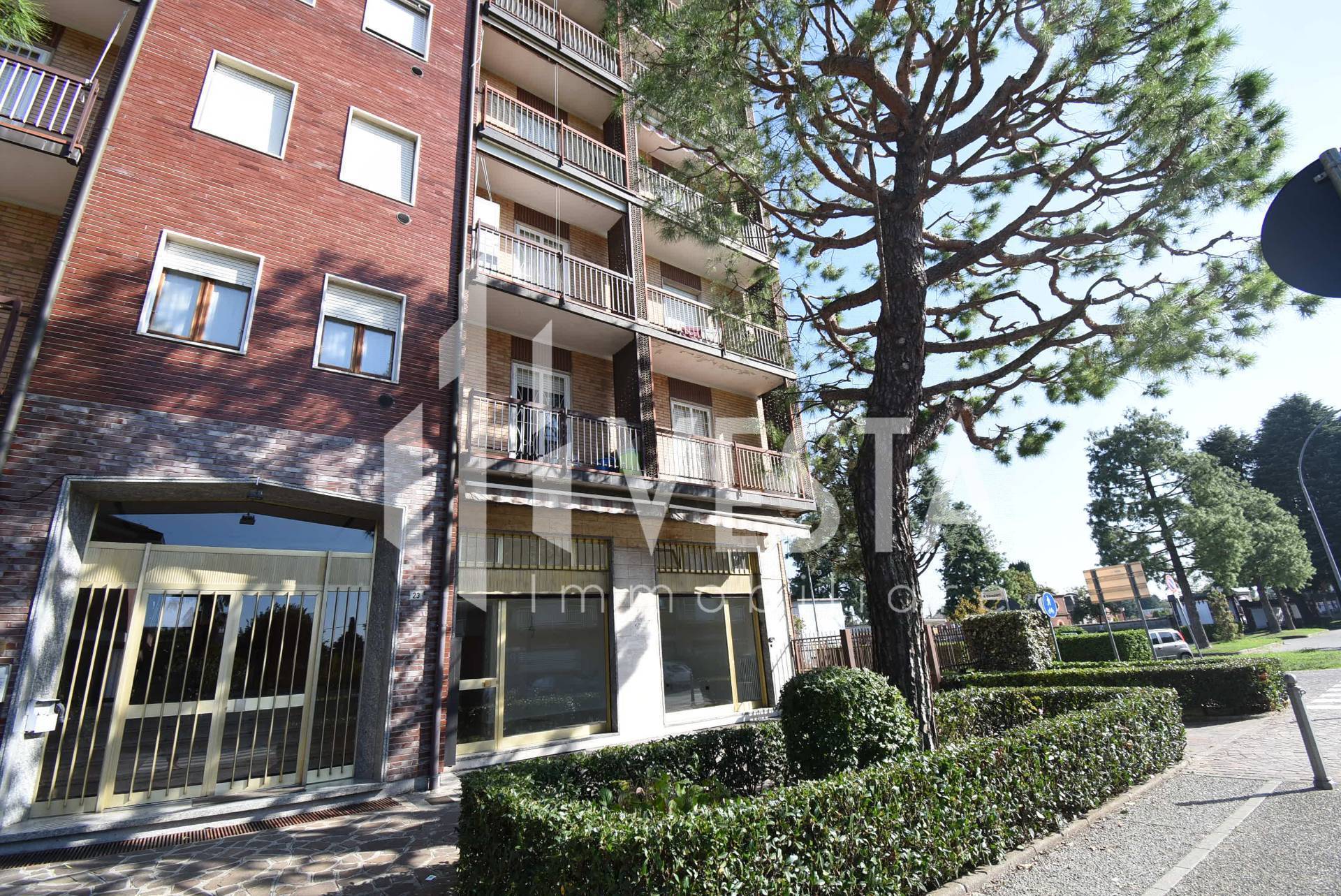 Locale commerciale in vendita a Osnago