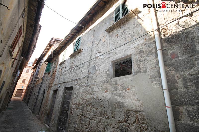 Casa indipendente da ristrutturare, Ascoli Piceno centro storico
