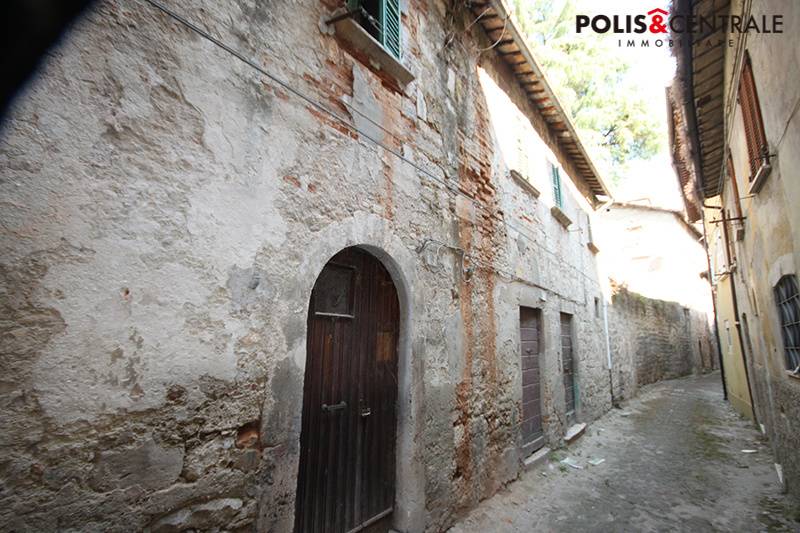 edificio cielo terra in vendita a Ascoli Piceno, Centro Storico