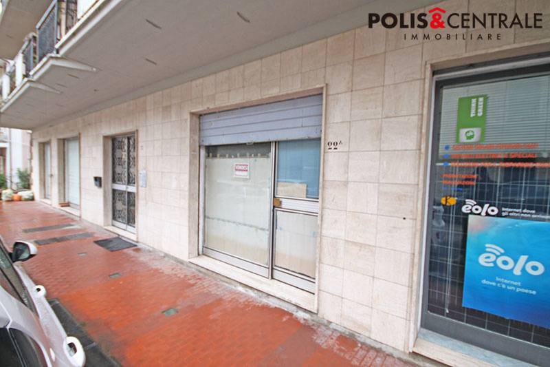 Locale commerciale in vendita a Ascoli Piceno, Porta Maggiore