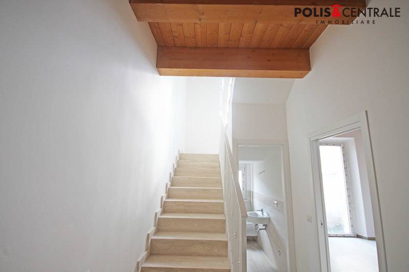 edificio cielo terra in vendita a Ascoli Piceno, Borgo Solest