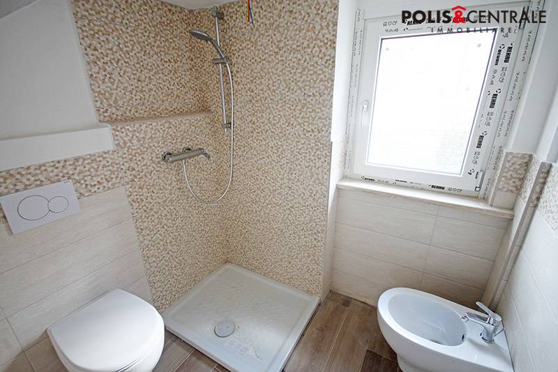 edificio cielo terra in vendita a Ascoli Piceno, Borgo Solest