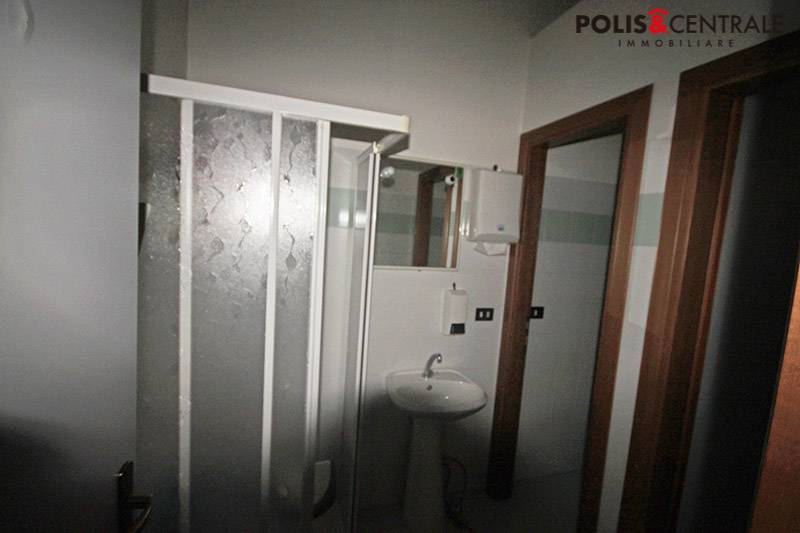 Locale commerciale in vendita a Ascoli Piceno, Monticelli