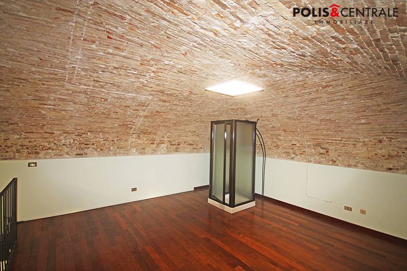 Studio/Ufficio in affitto a Ascoli Piceno, Centro Storico