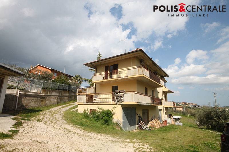 Casa singola in vendita a Folignano
