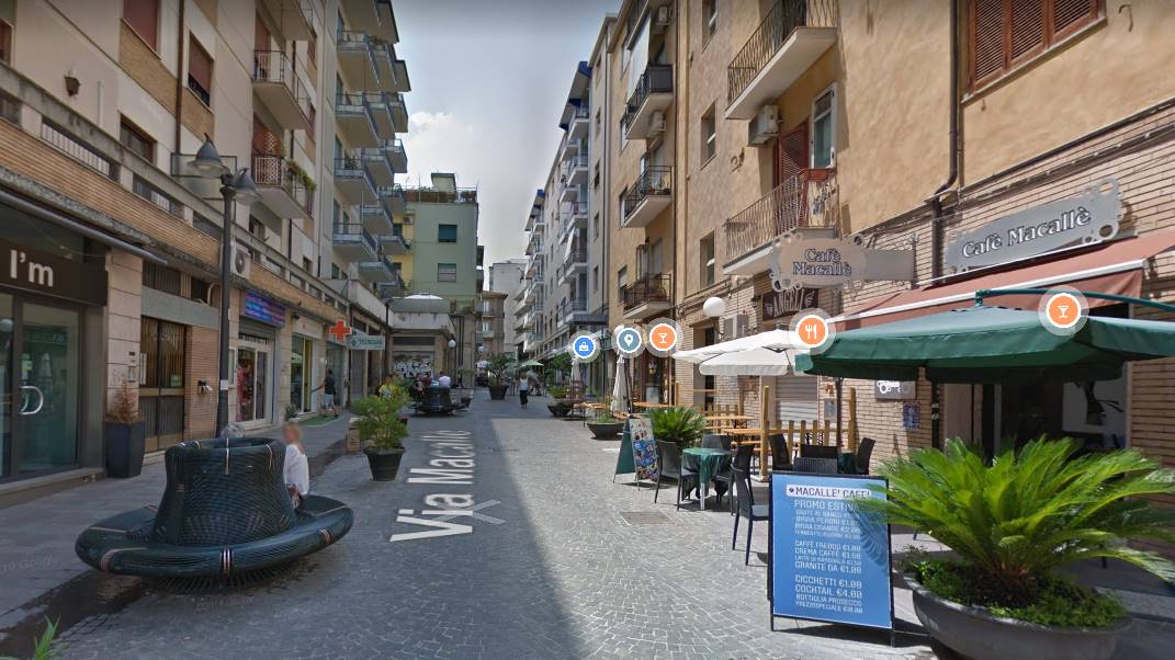 Locale commerciale in affitto, Cosenza centro città