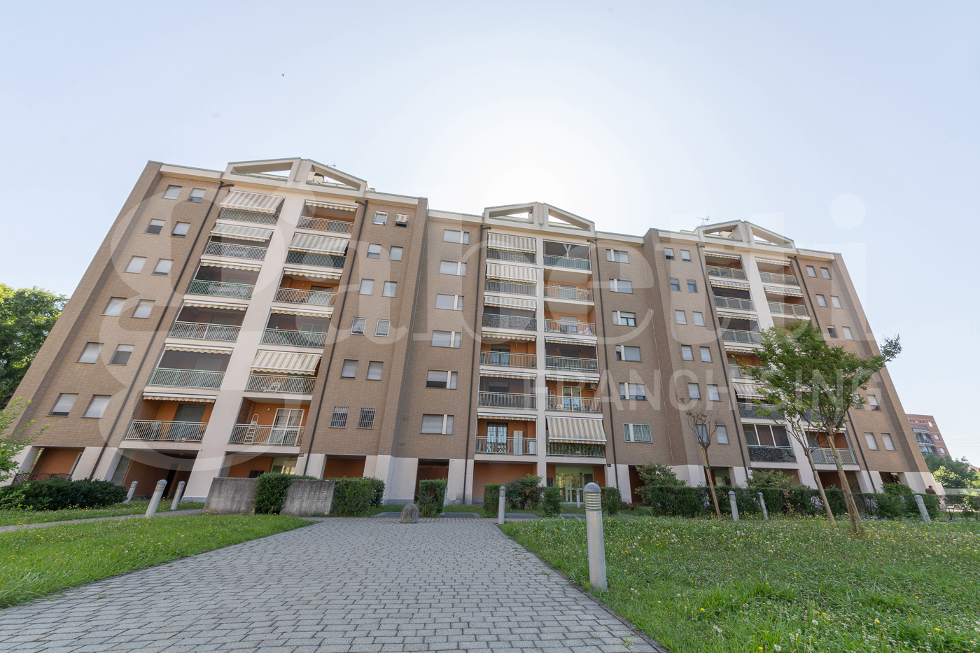 Attico con box a Milano