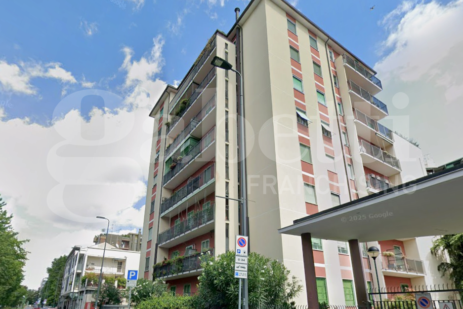 Trilocale arredato in affitto a Milano