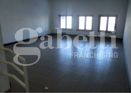 Capannone in affitto a Rosate