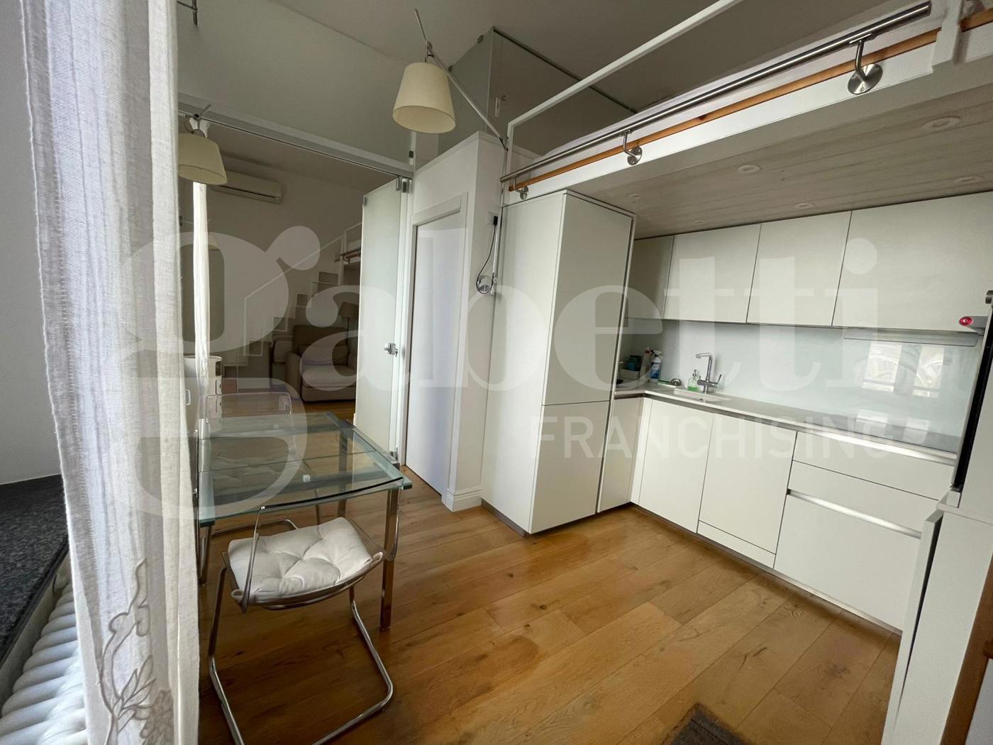 Monolocale arredato in affitto a Milano