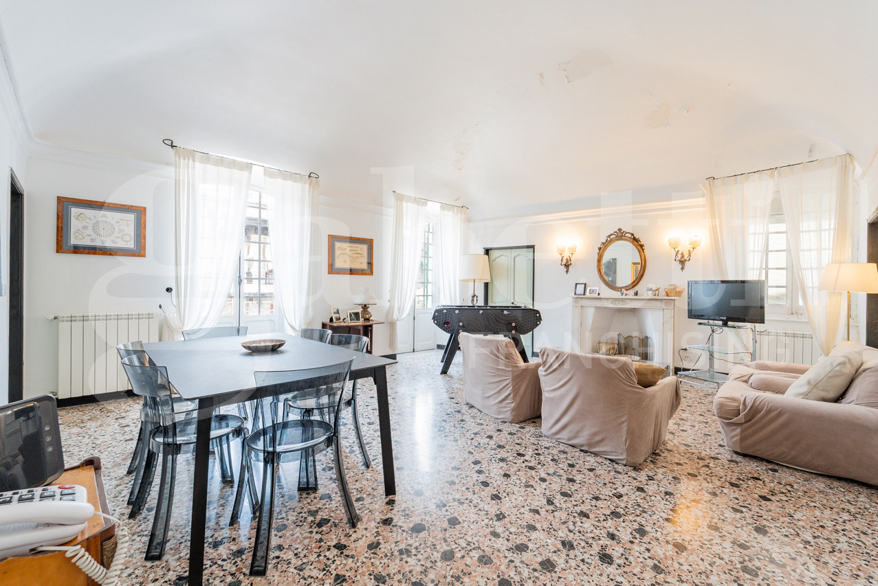 Quadrilocale in vendita a Celle Ligure