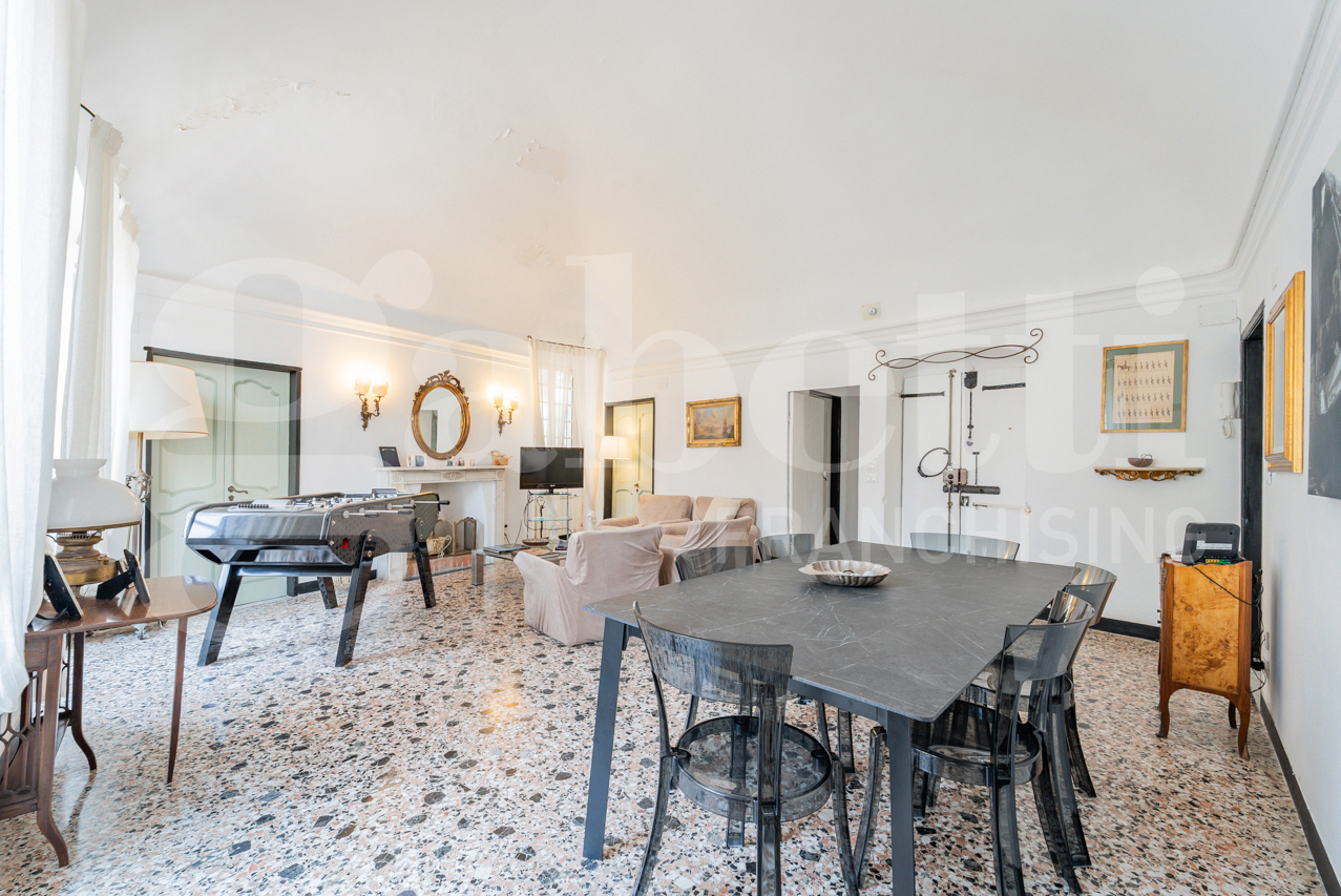Quadrilocale in vendita a Celle Ligure