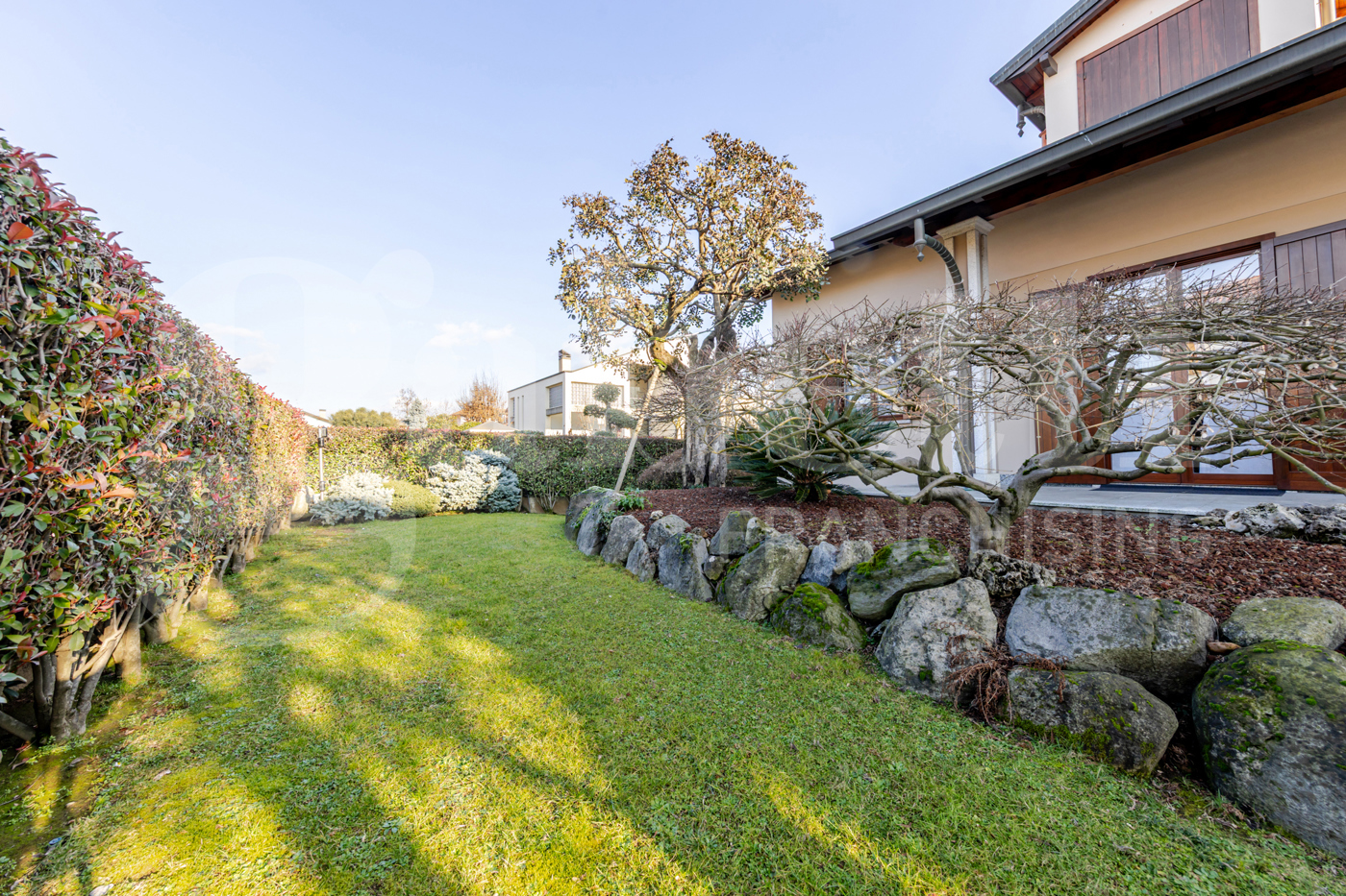 Villa in vendita a Parabiago