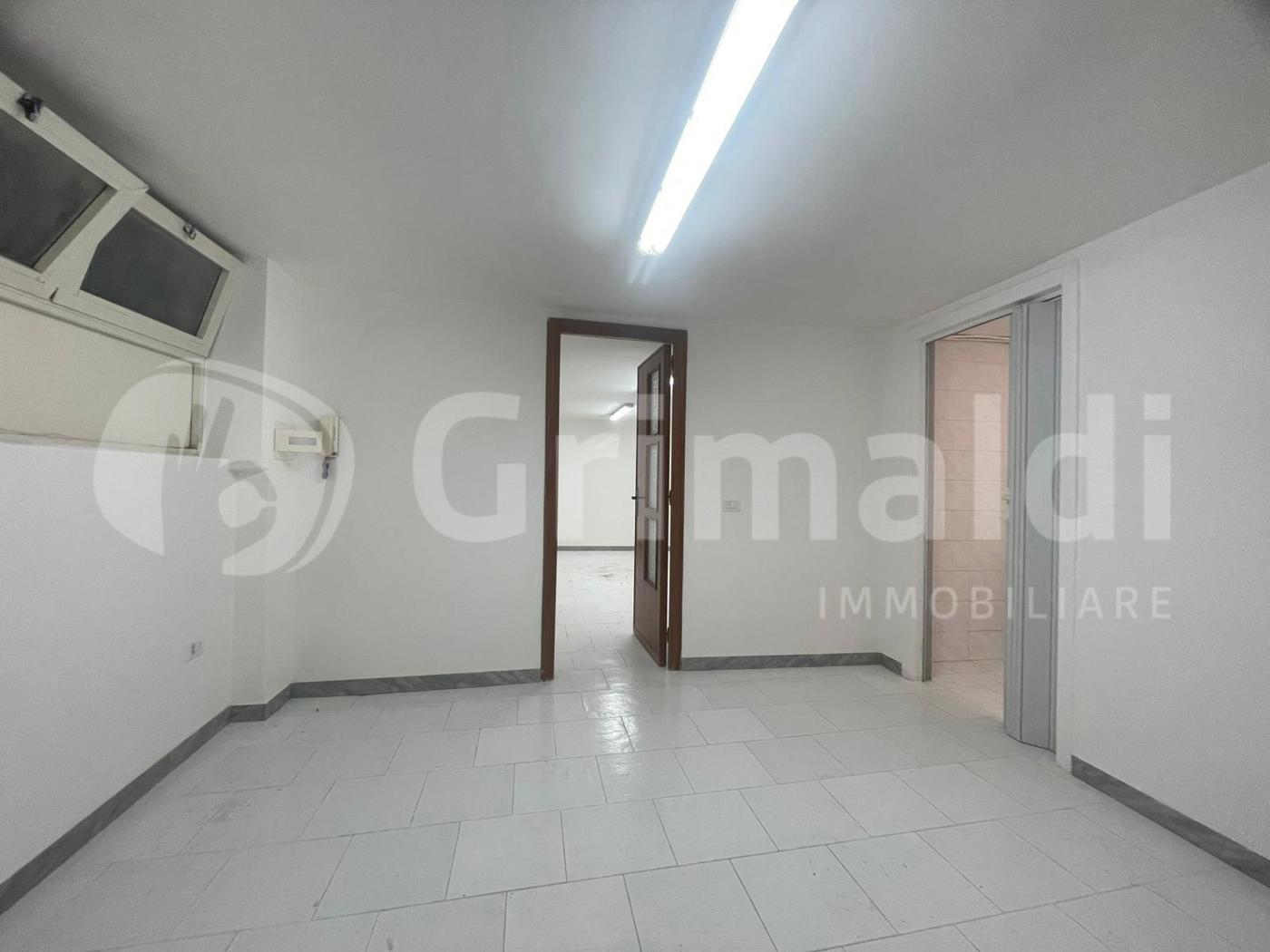 Magazzino in affitto a Quarto