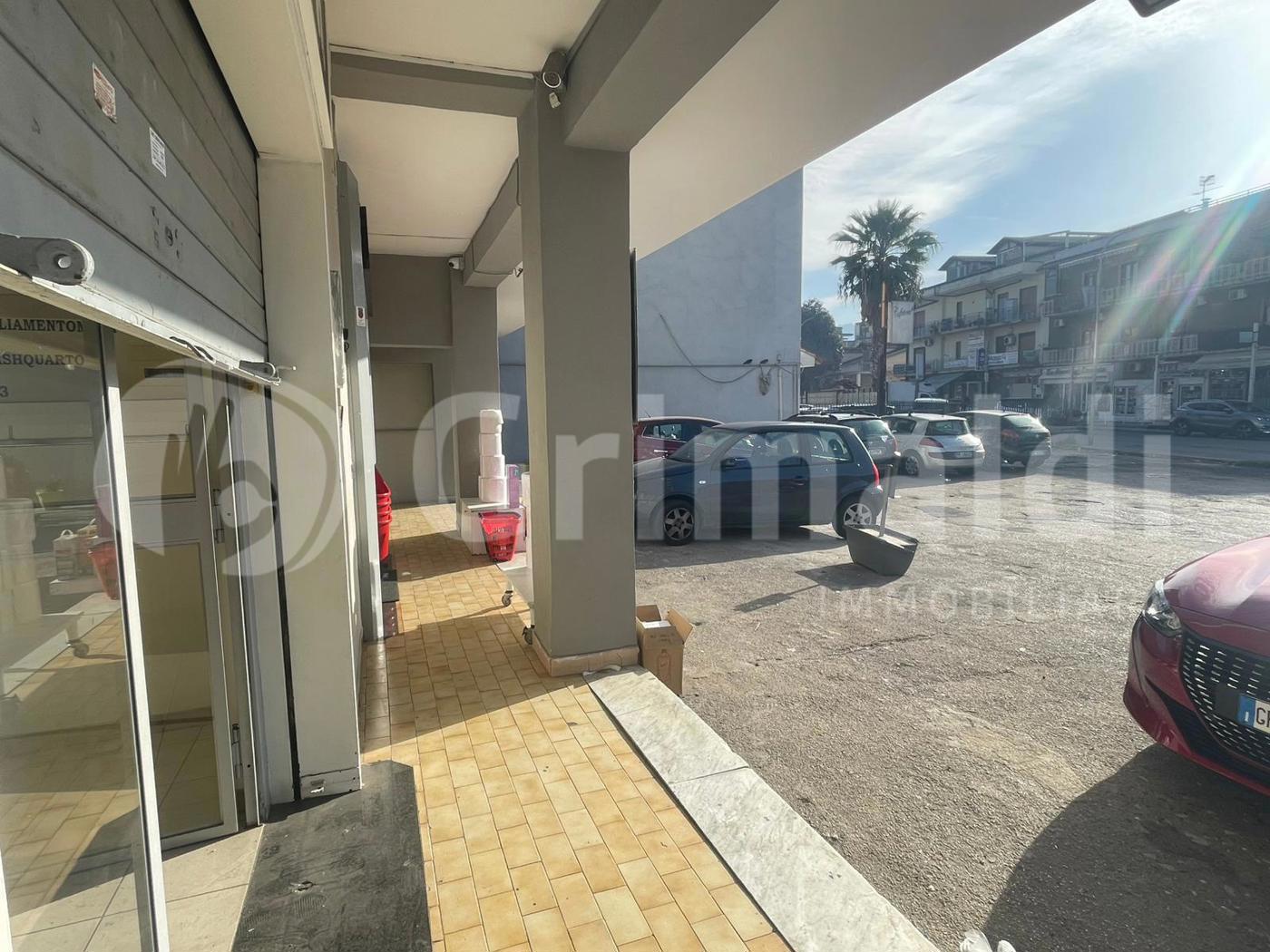 Negozio in affitto a Quarto