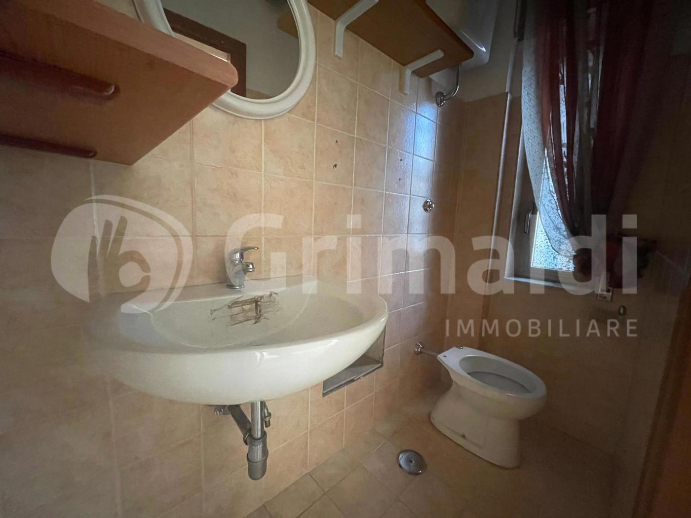 Negozio in affitto a Quarto