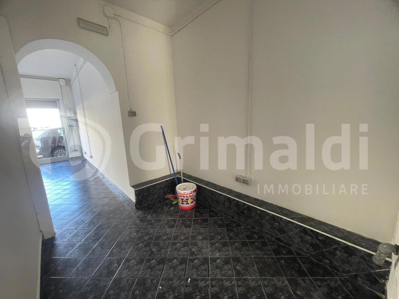 Negozio in affitto a Quarto