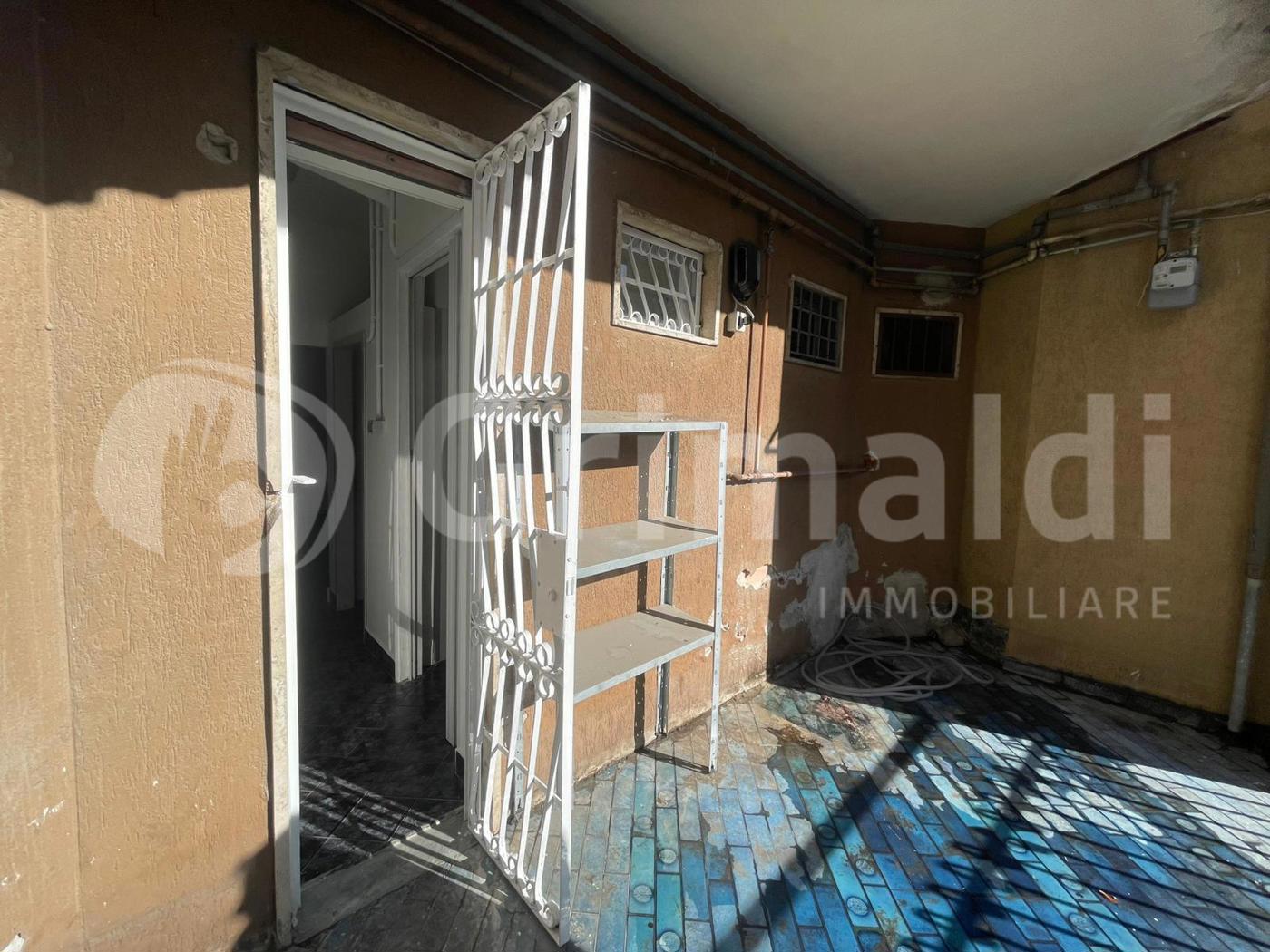 Negozio in affitto a Quarto