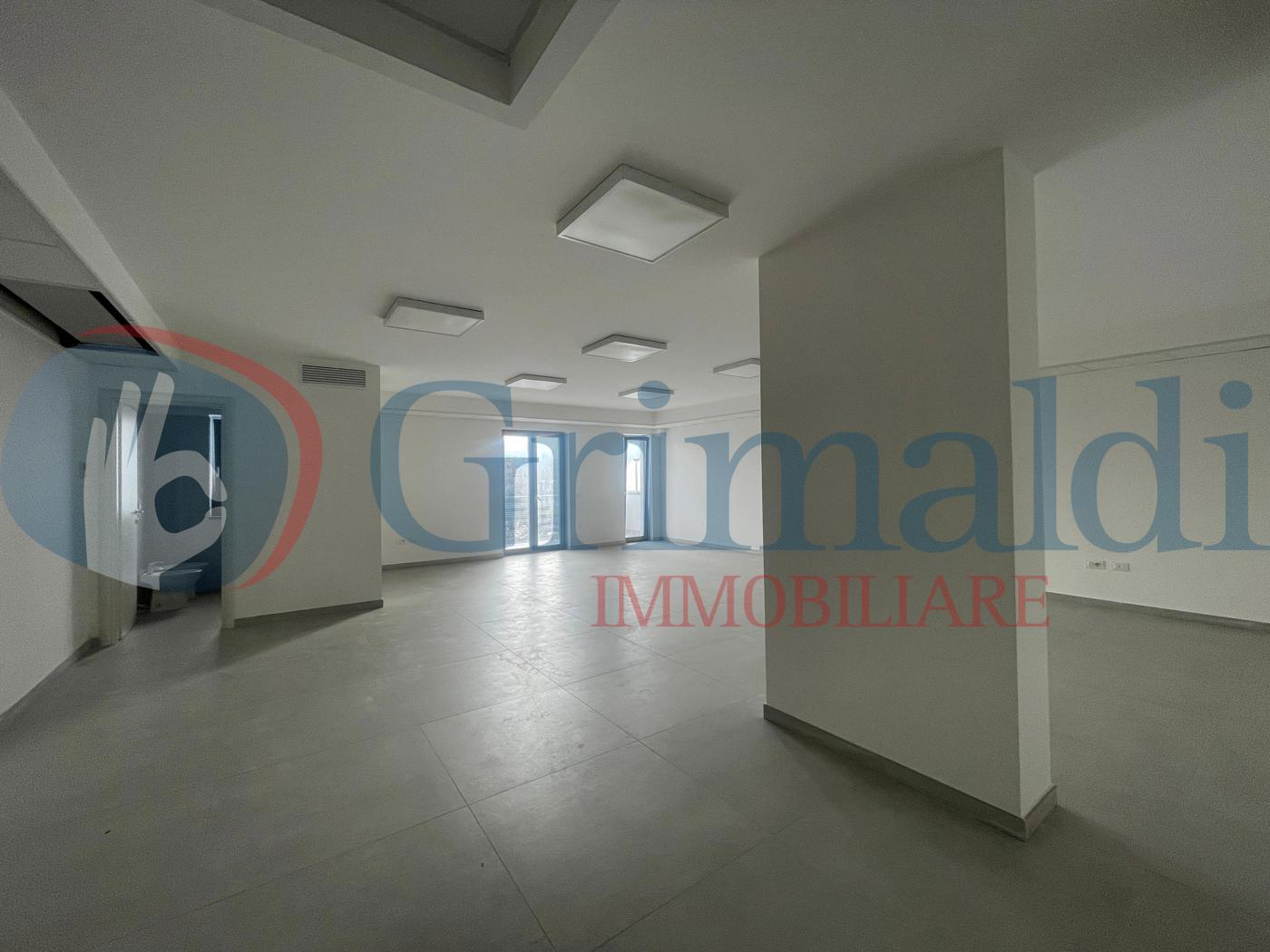 Ufficio in affitto a Quarto