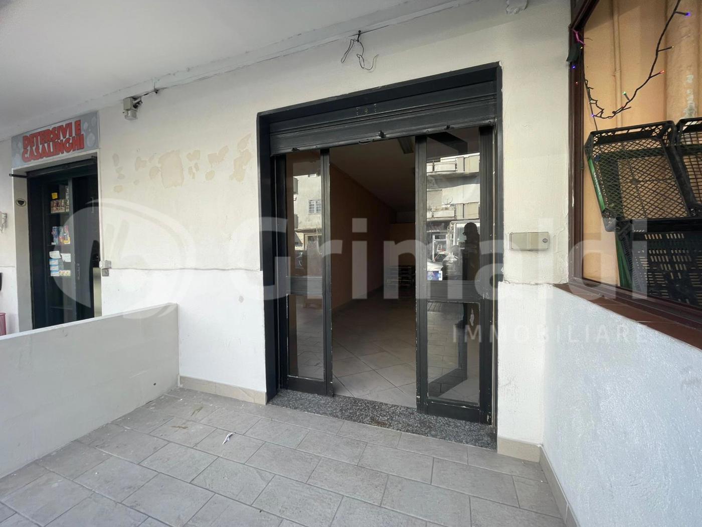 Negozio in affitto a Quarto