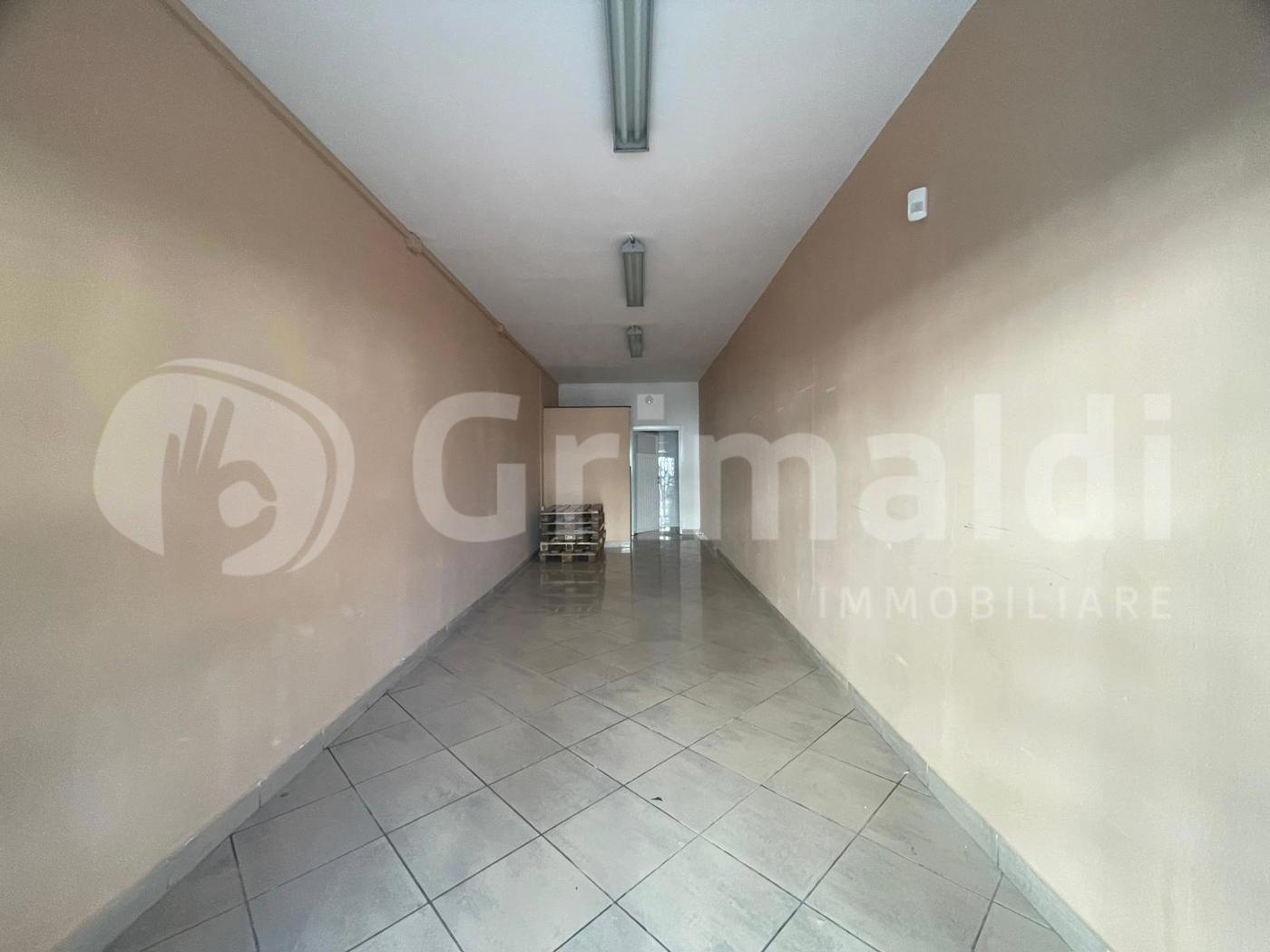 Negozio in affitto a Quarto