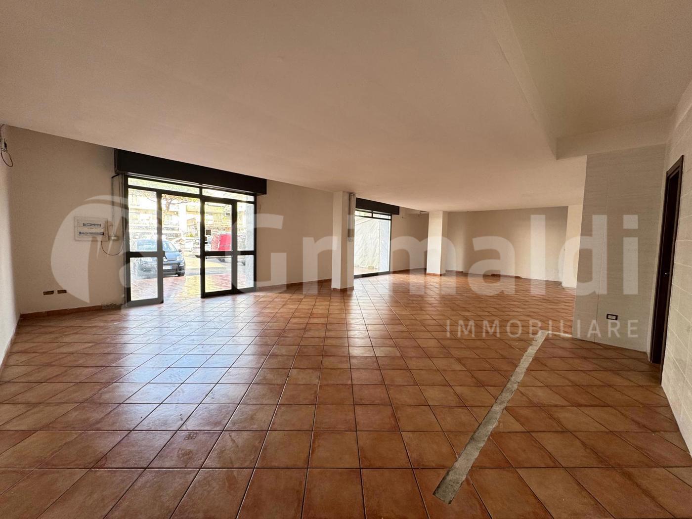 Negozio in vendita a Quarto