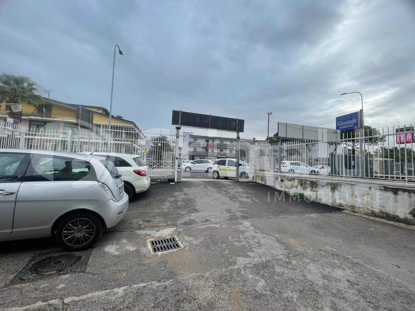 Negozio in affitto a Quarto