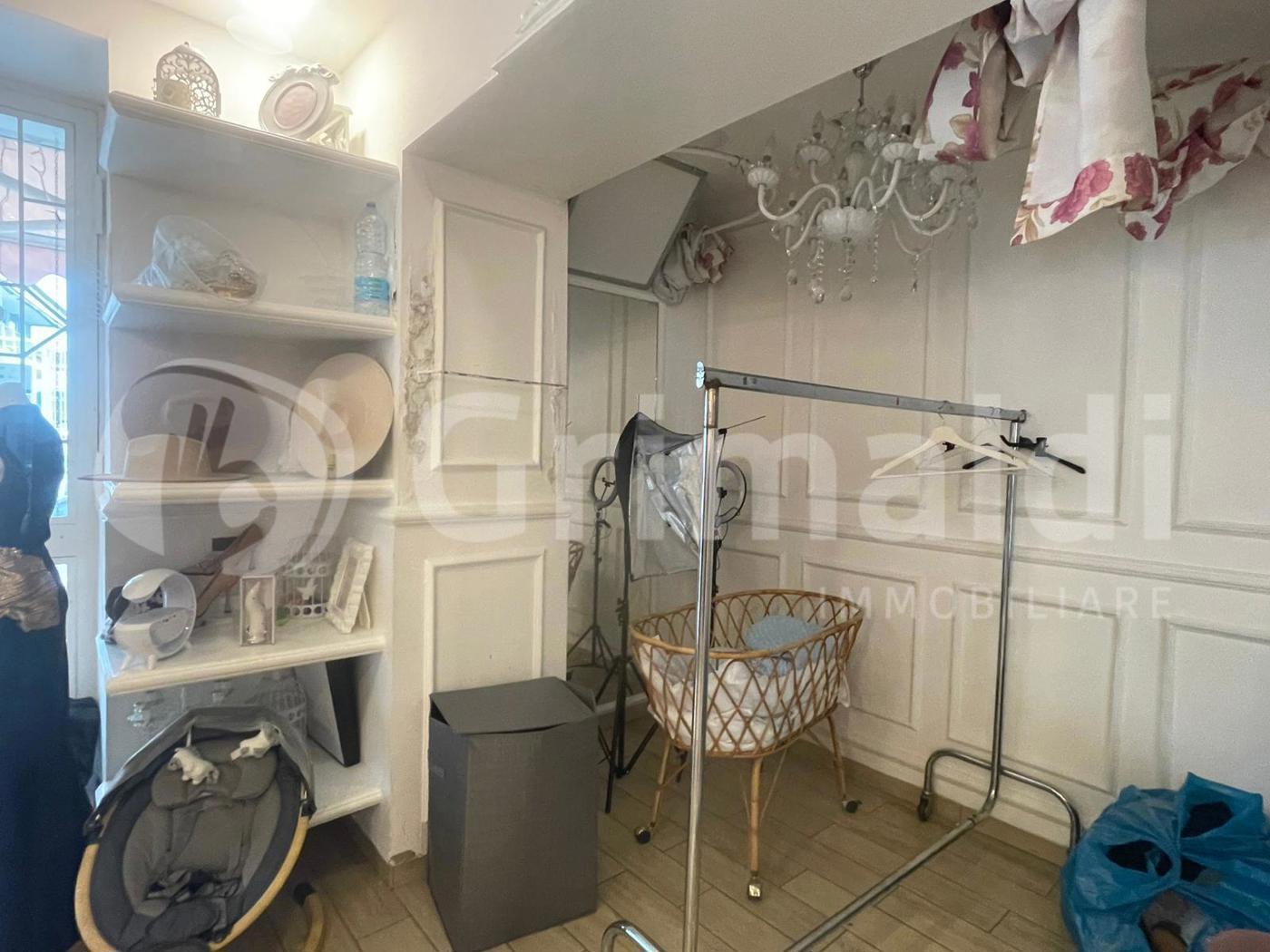 Negozio in affitto a Quarto