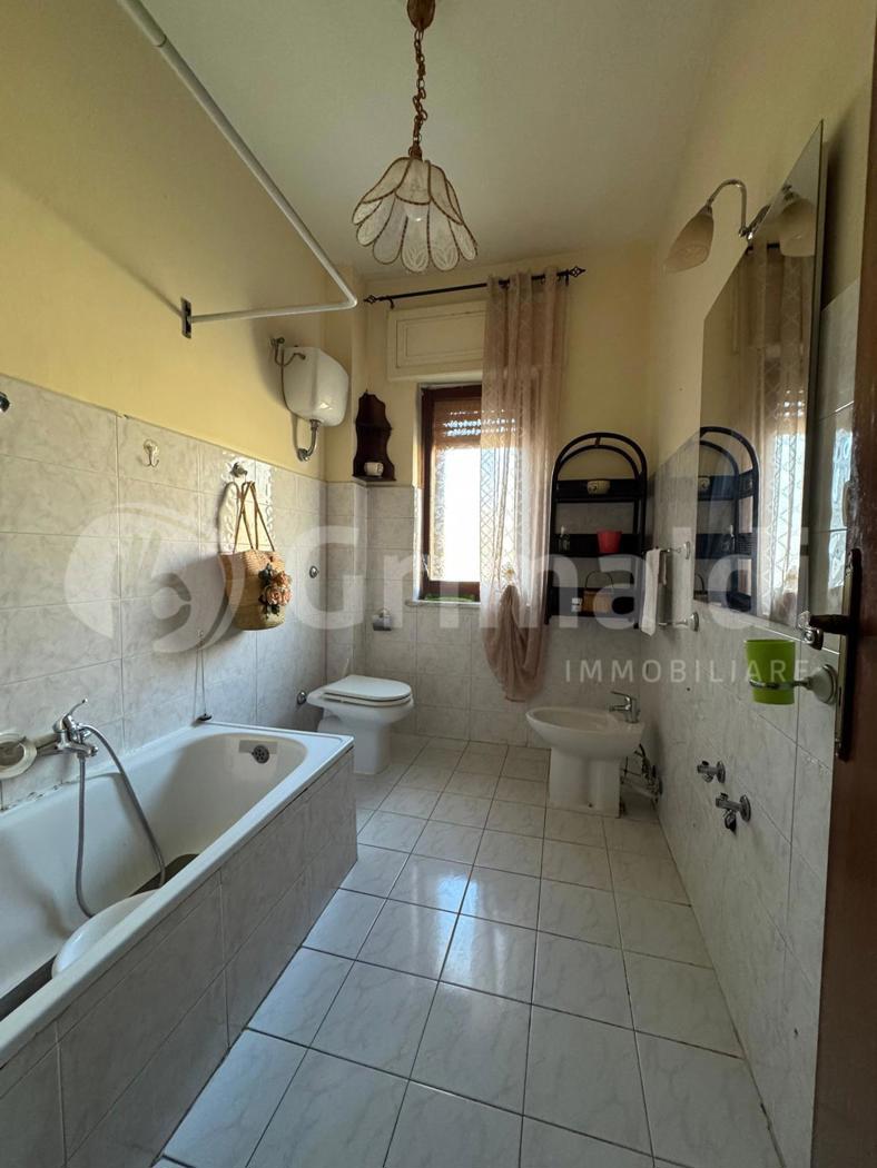 Trilocale con box a Quarto