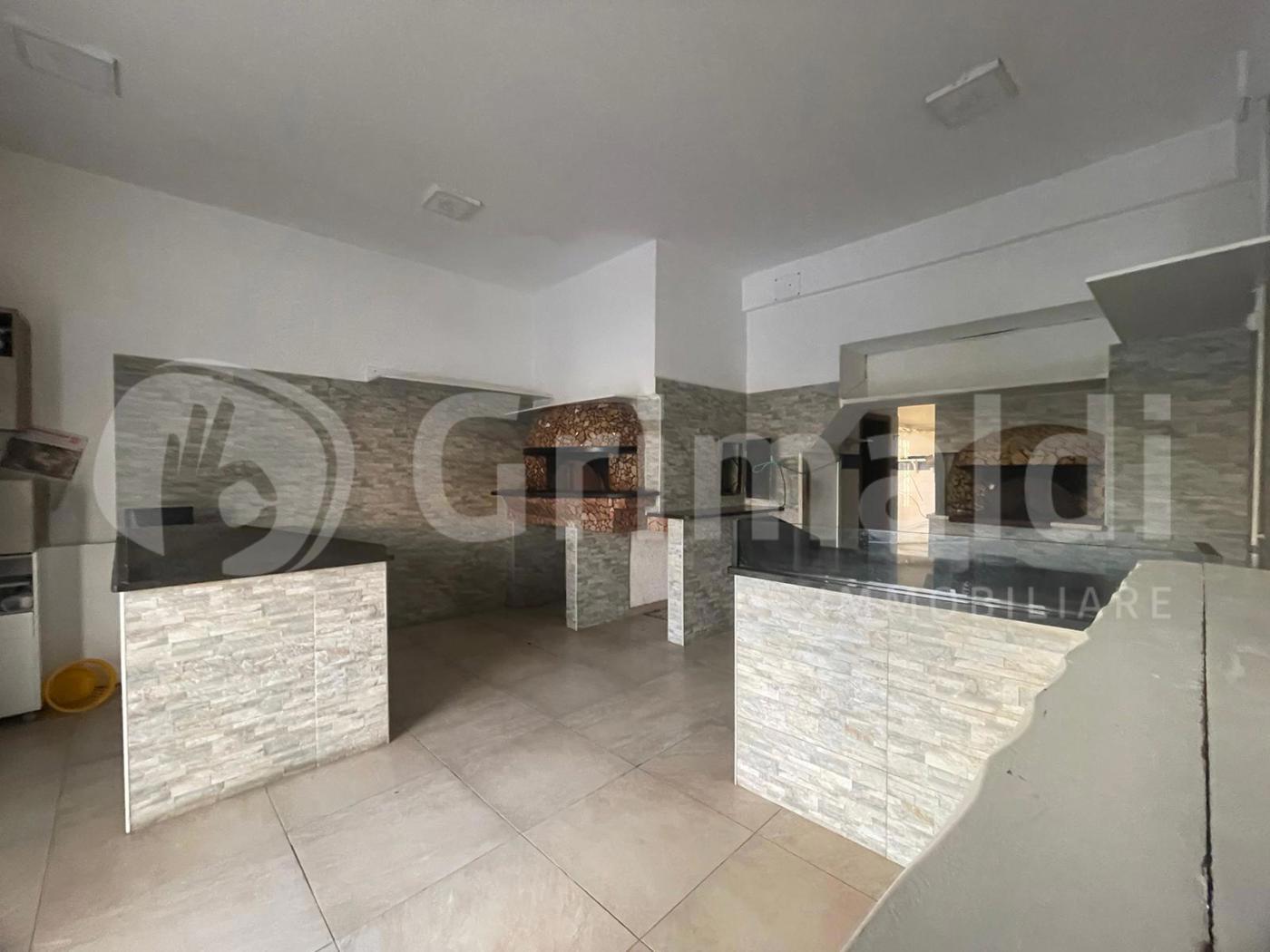 Negozio in affitto a Quarto