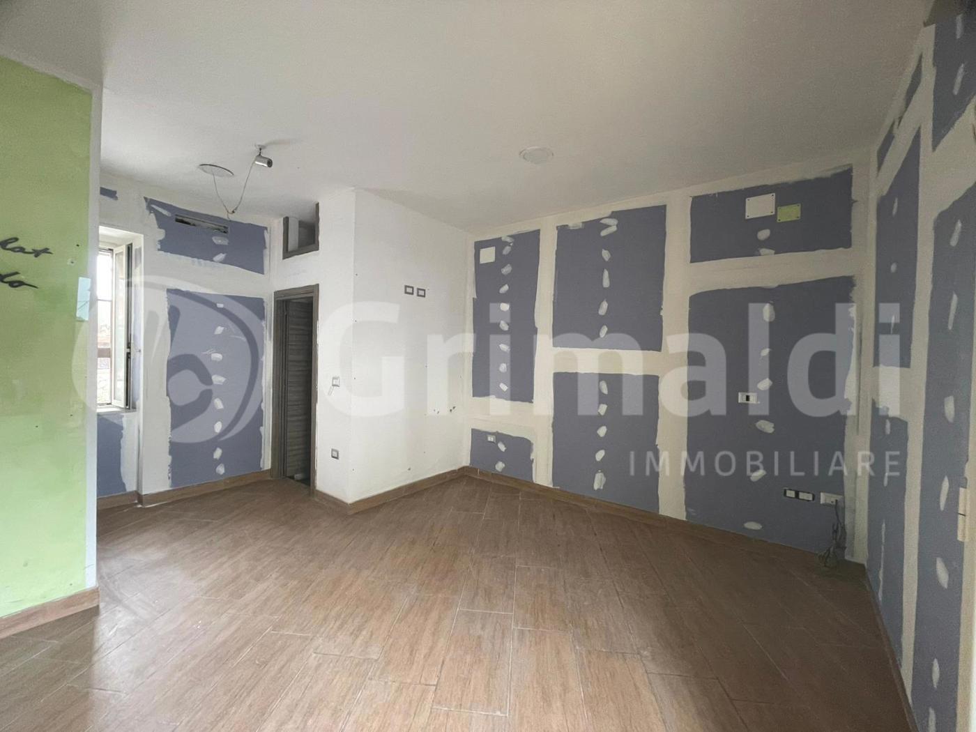 Negozio in affitto a Quarto