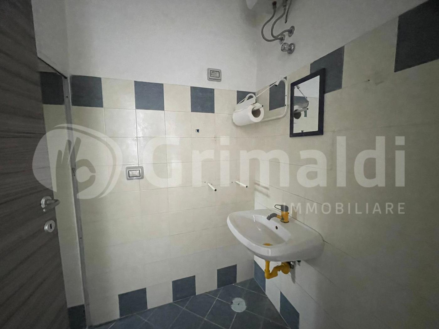 Negozio in affitto a Quarto