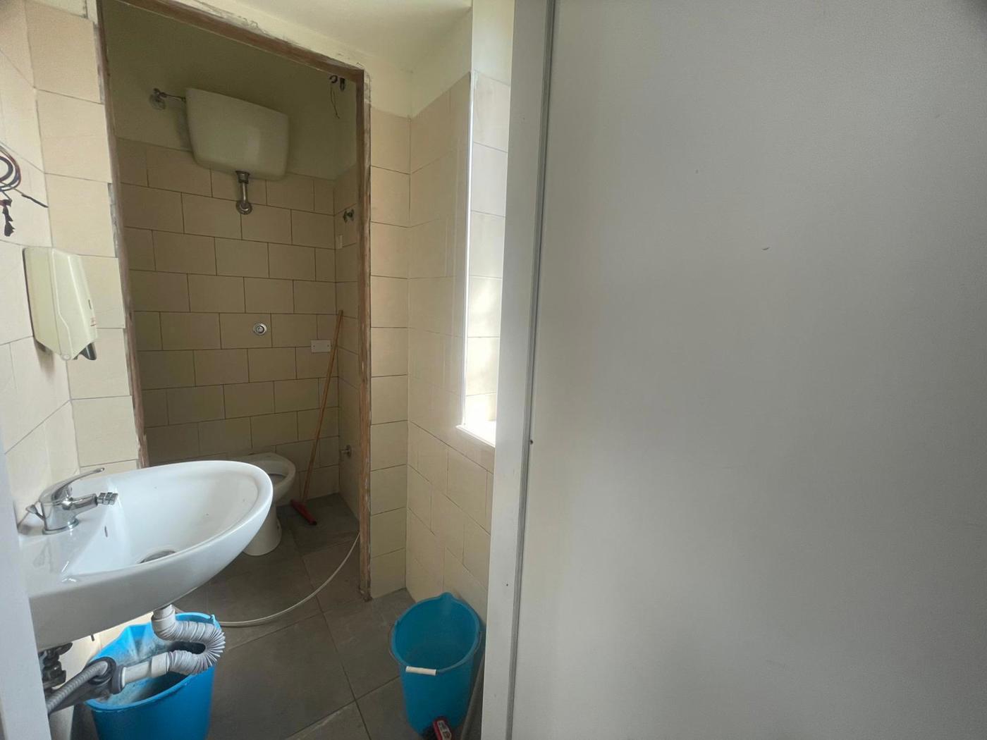 Attivit� commerciale in affitto/gestione a Quarto