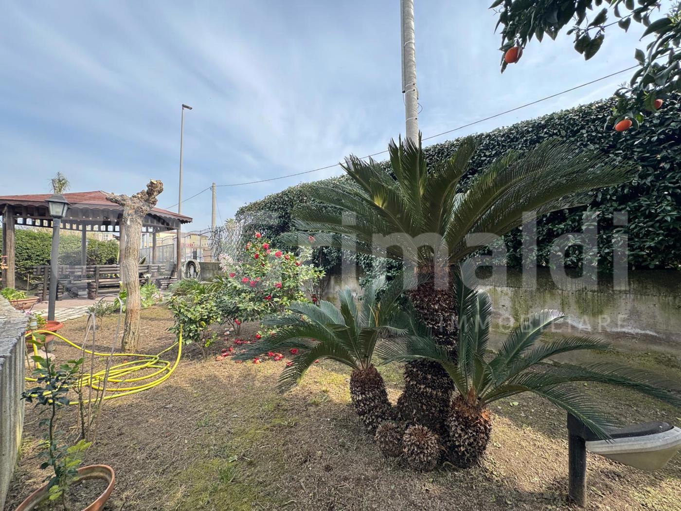 Villa con giardino a Quarto