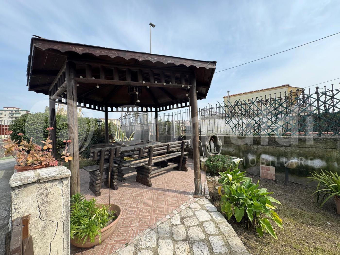 Villa con giardino a Quarto