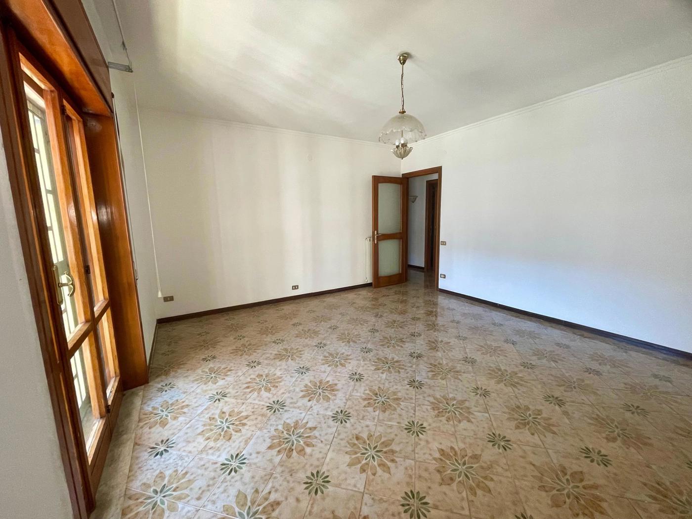 Trilocale da ristrutturare a Quarto