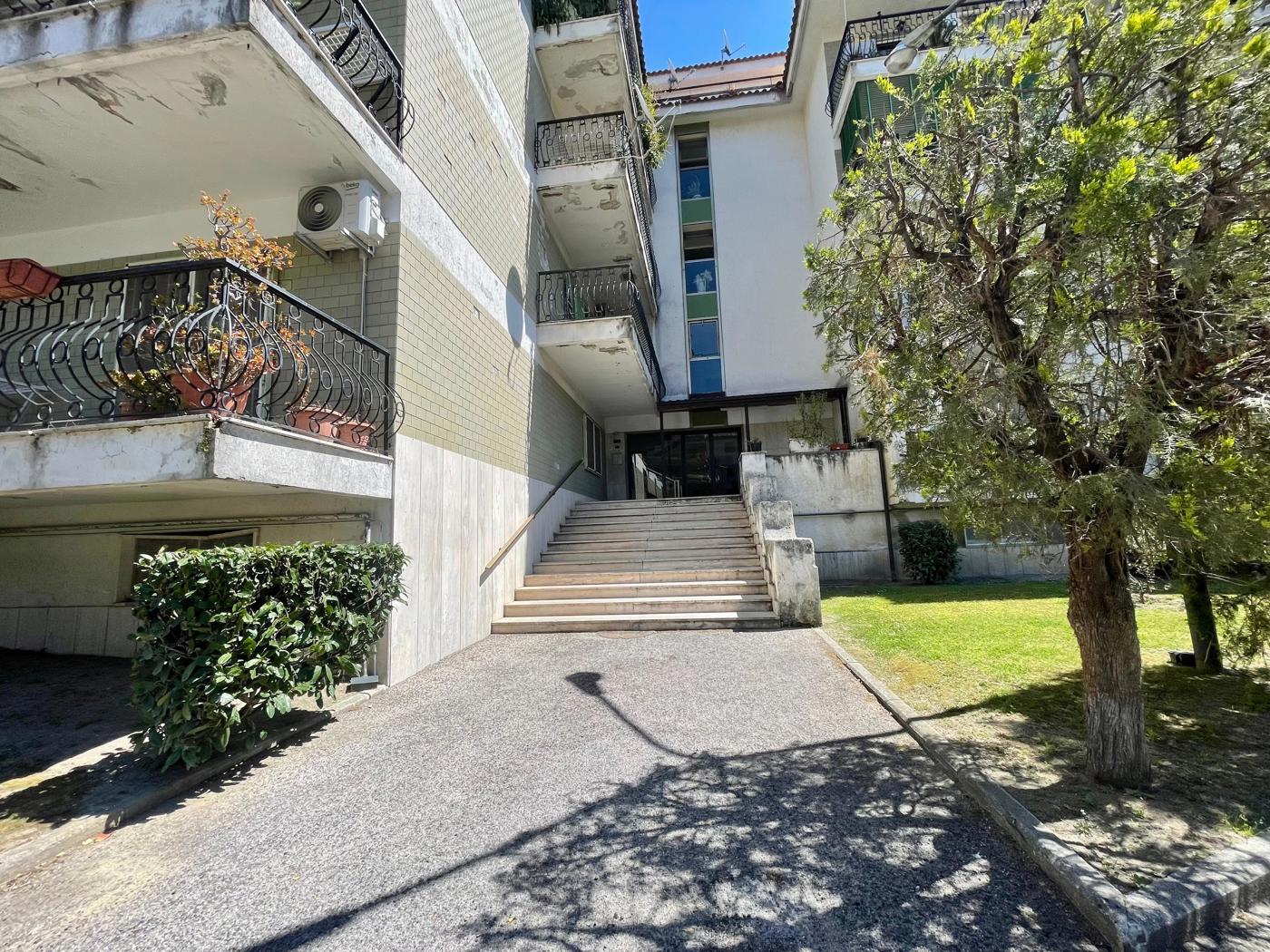 Trilocale da ristrutturare a Quarto