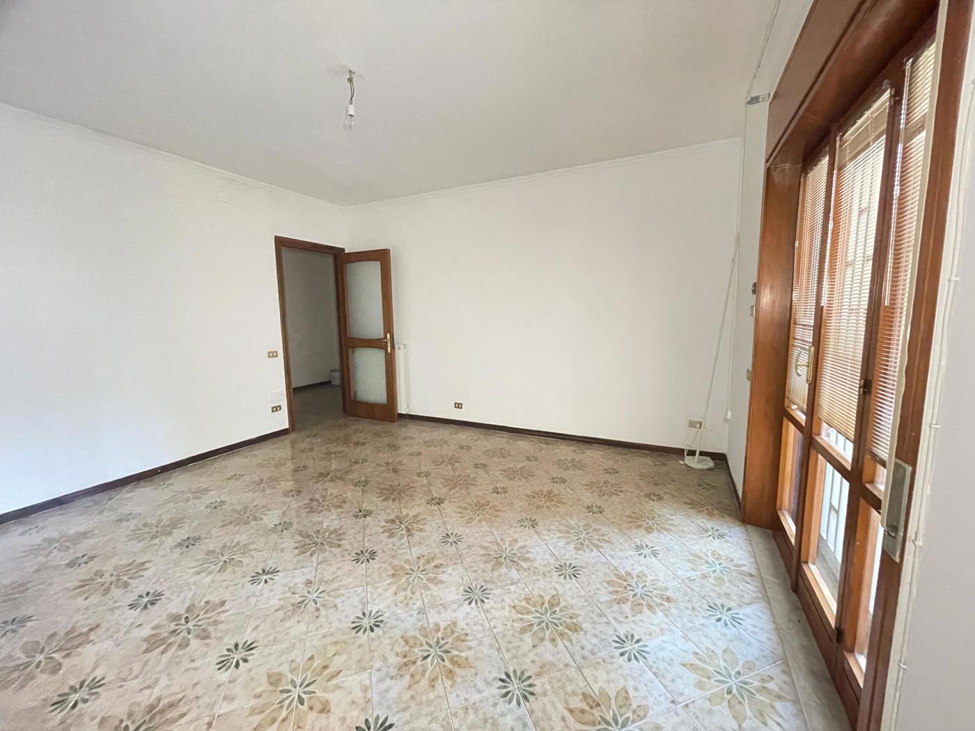 Trilocale da ristrutturare a Quarto