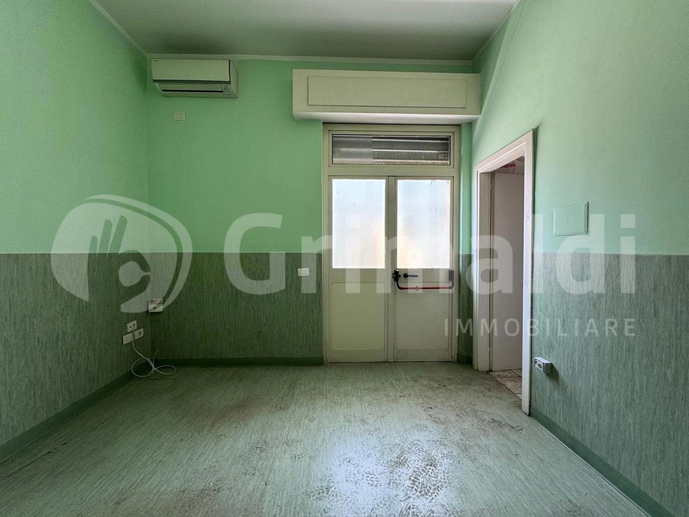 Ufficio in affitto a Quarto
