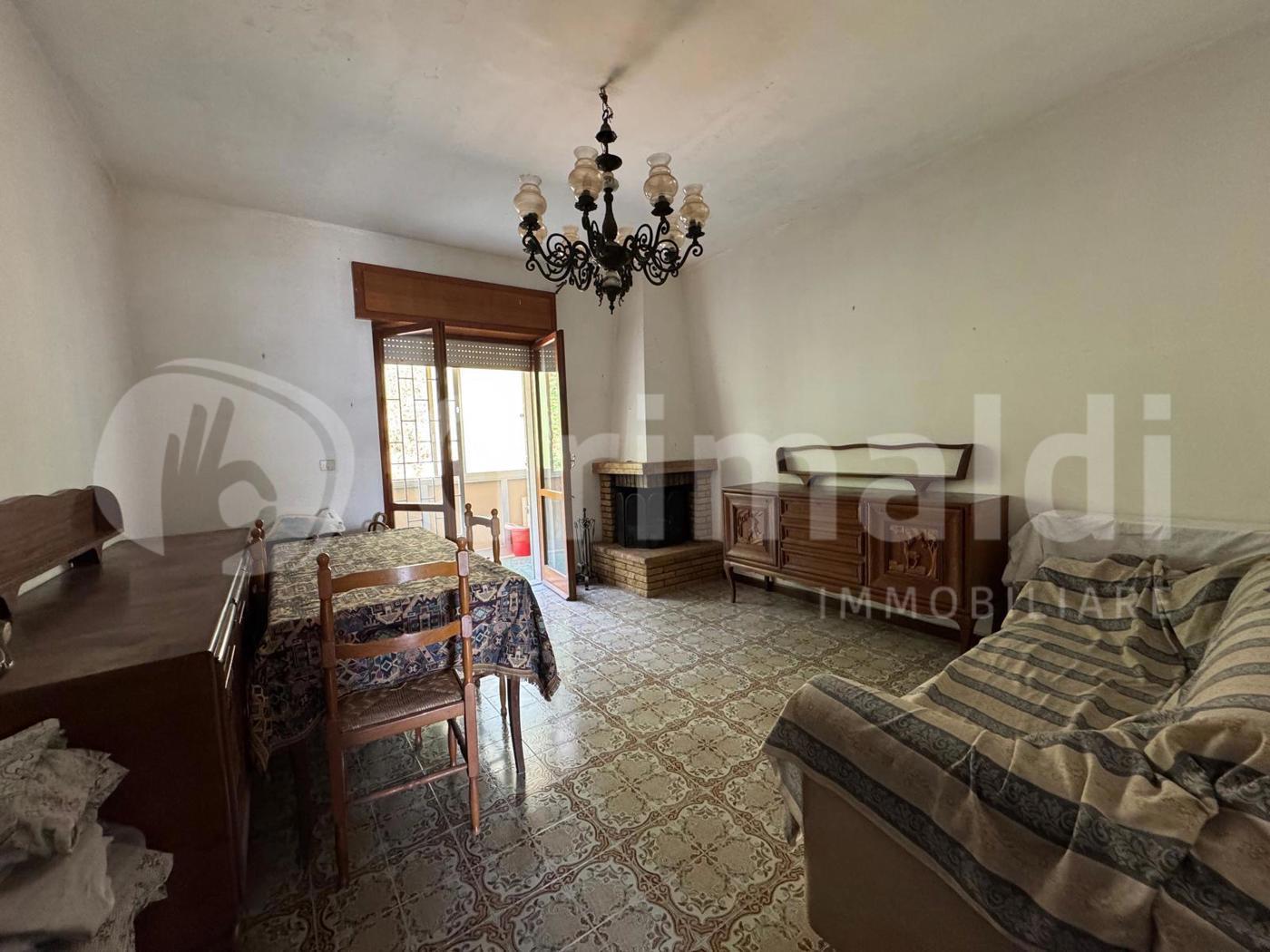 Trilocale da ristrutturare a Quarto